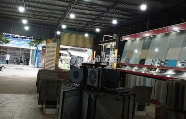 Sang nhượng cửa hàng gạch men và thiết bị vệ sinh